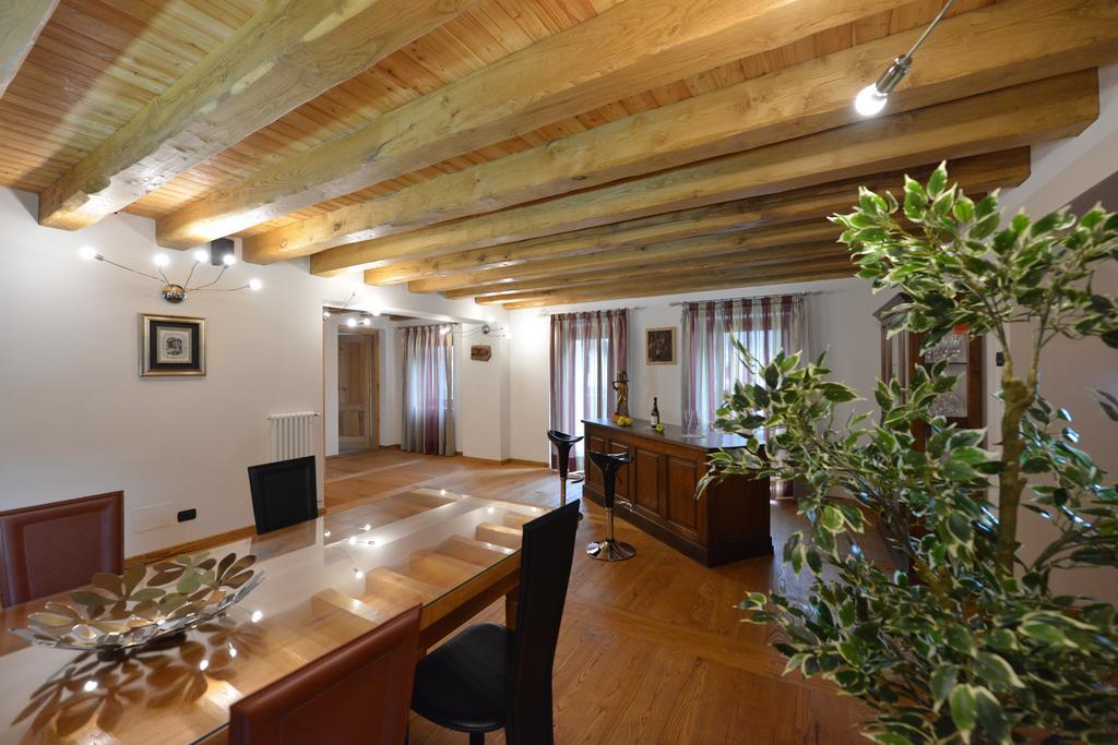 Au Berceau Du Bien-Etre Villa Chambave Room photo