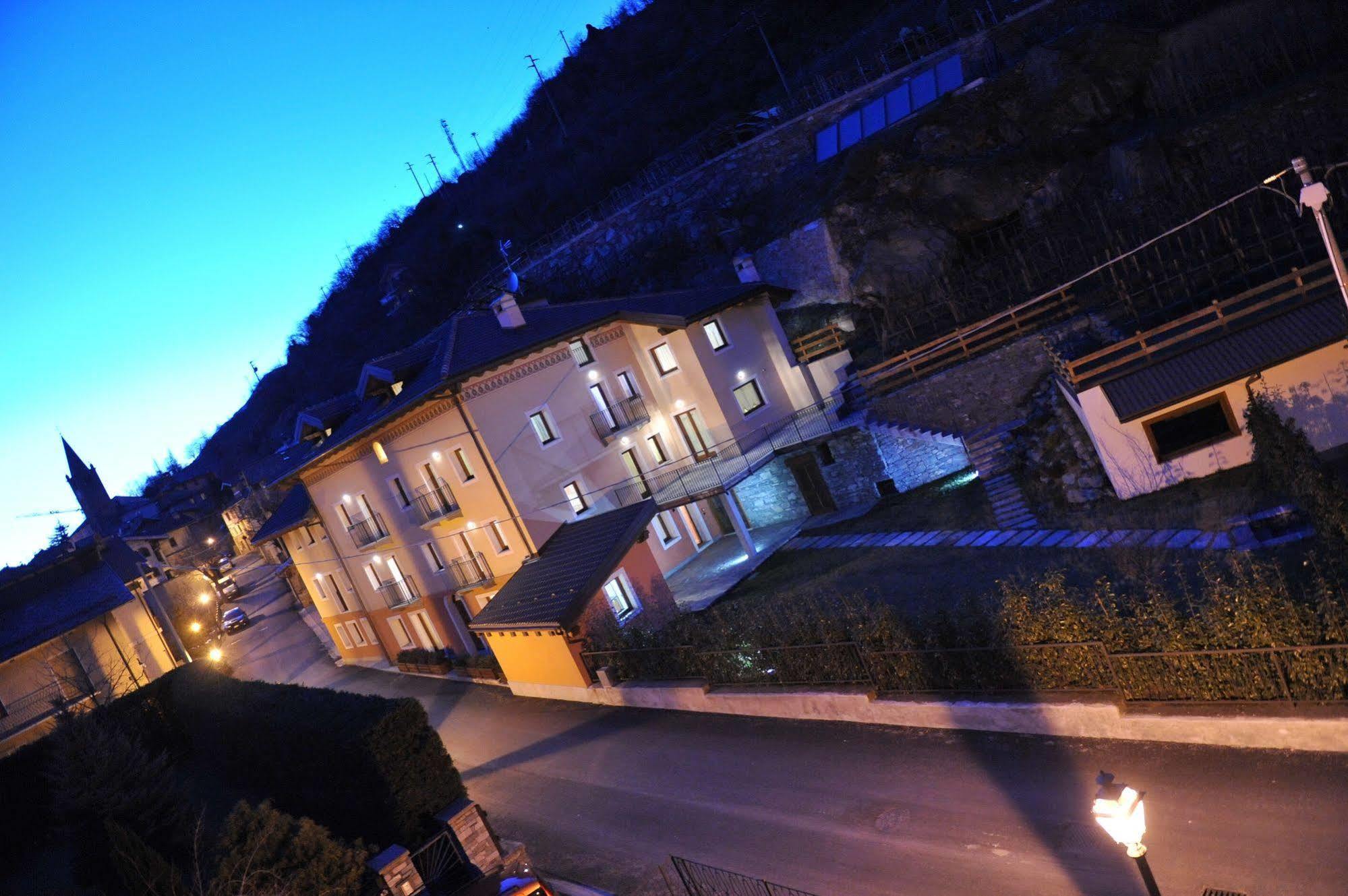 Au Berceau Du Bien-Etre Villa Chambave Exterior photo